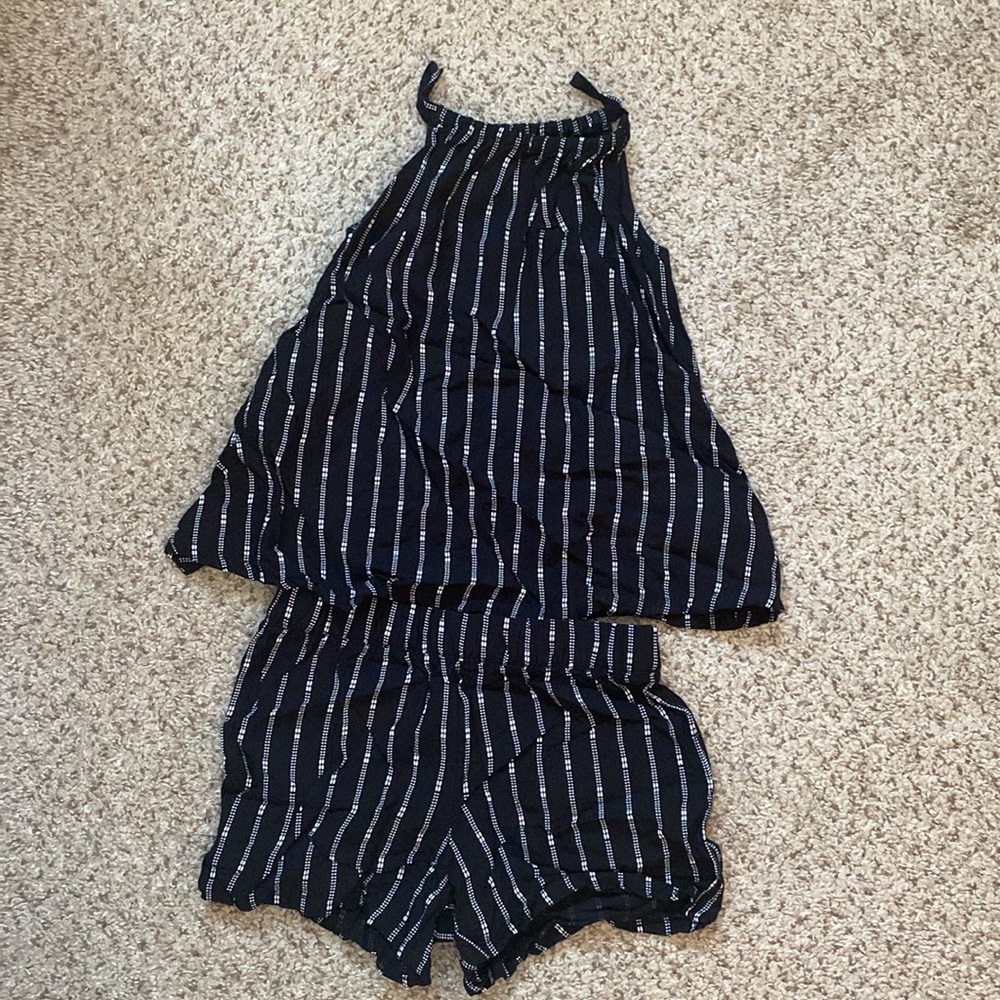 Old Navy 4T Black and White 2 PC Set